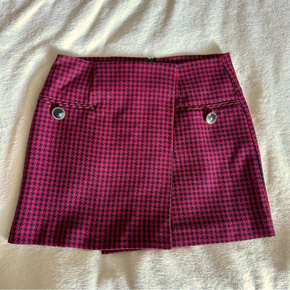 Stylish Pink Houndstooth Skirt